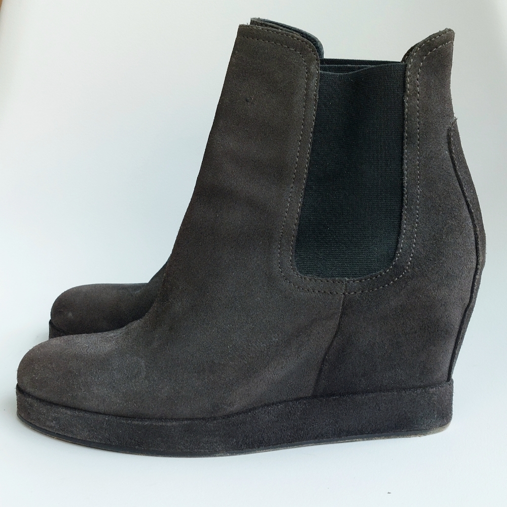 Surface to Air anthracite suede Alley Ankle wedge booties, EU40, GUC - Picture 5 of 14